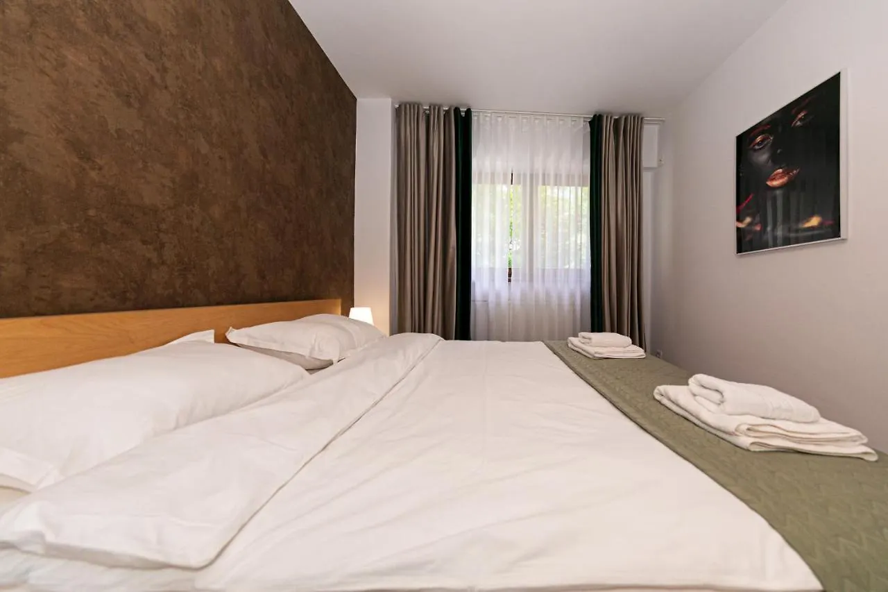 아파트 One Bedroom Near Floreasca Park 부쿠레슈티 루마니아